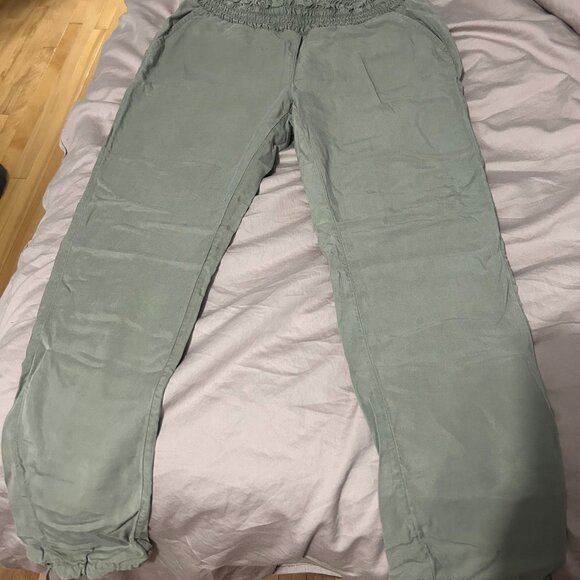 Lot of 5 light pants and capris - Picture 3 of 9